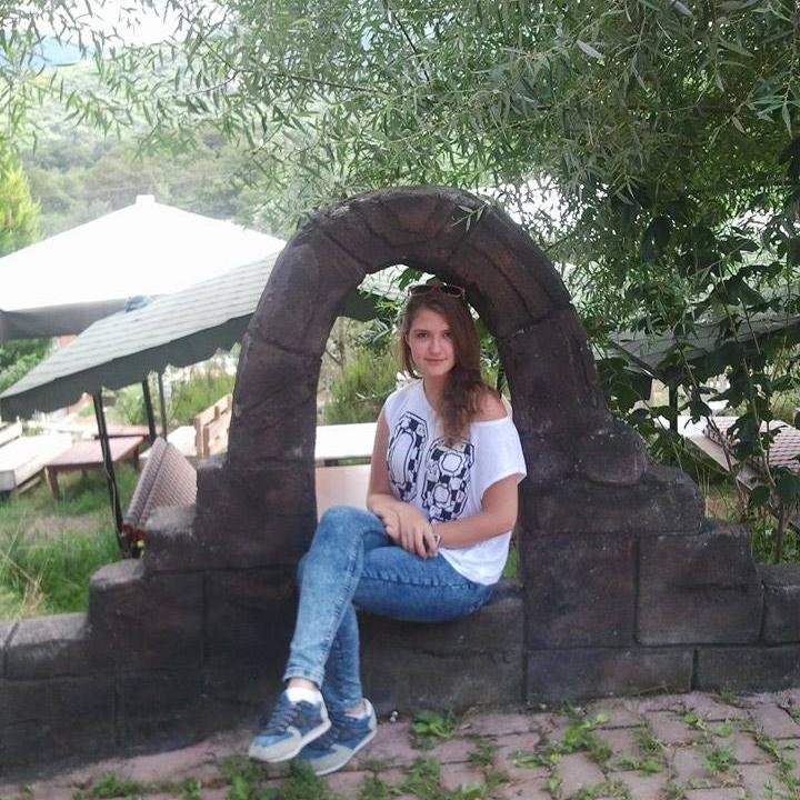 turkaybusra's profile picture. sürekli düşünen, düşündükçe ağlayan, ağladıkça ne kadar çok sevğini anlayasan birisiyim.