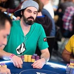 Gambler descomunal, ilusionado de la vida, como poco lo intentoXD