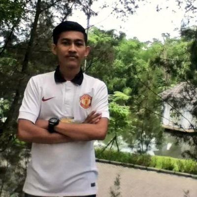 Hamba Allah, Anak Mamak, Calon Sarjana, Kebetulan hobi Futsal, Gym Freak, MUFC