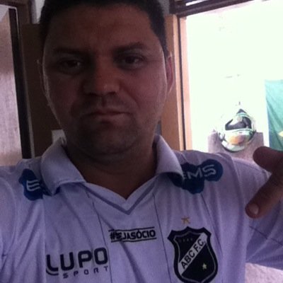 Sou um kra simples.... E MUITO FELIZ....