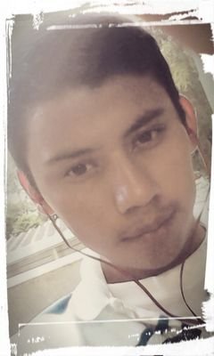 Hi!!! Siganme y Los seguire! :v  Me encanta jugar futbol!! y MG La music Cristiana *_*