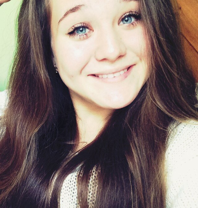 AnnKristofikova's profile picture. 15y.o.
Czech Republic, dancing, drawing
Instagram: anicka_kristofikova :)