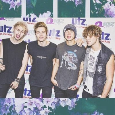 Awkward_Ni's profile picture. 'Make your life Spectacular,I know I did' 
-Robin Williams. 
✨Joint account ✨