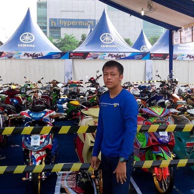 Nama : Harry Benedictus Siahaan
T.T.L.  : Medan, Sumatera Utara
Nama Panggilan : Beni Siahaan