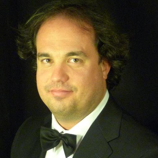 Astrophysicist at European Space Agency - Euclid mission. Lyric baritone, traveller.