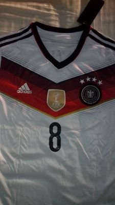 Se venden camisetas de futbol y NBA por solo 30 € con pantalon incluido!! Siguenos y contacta con nosotros por MD tambien para chicas se paga por visa