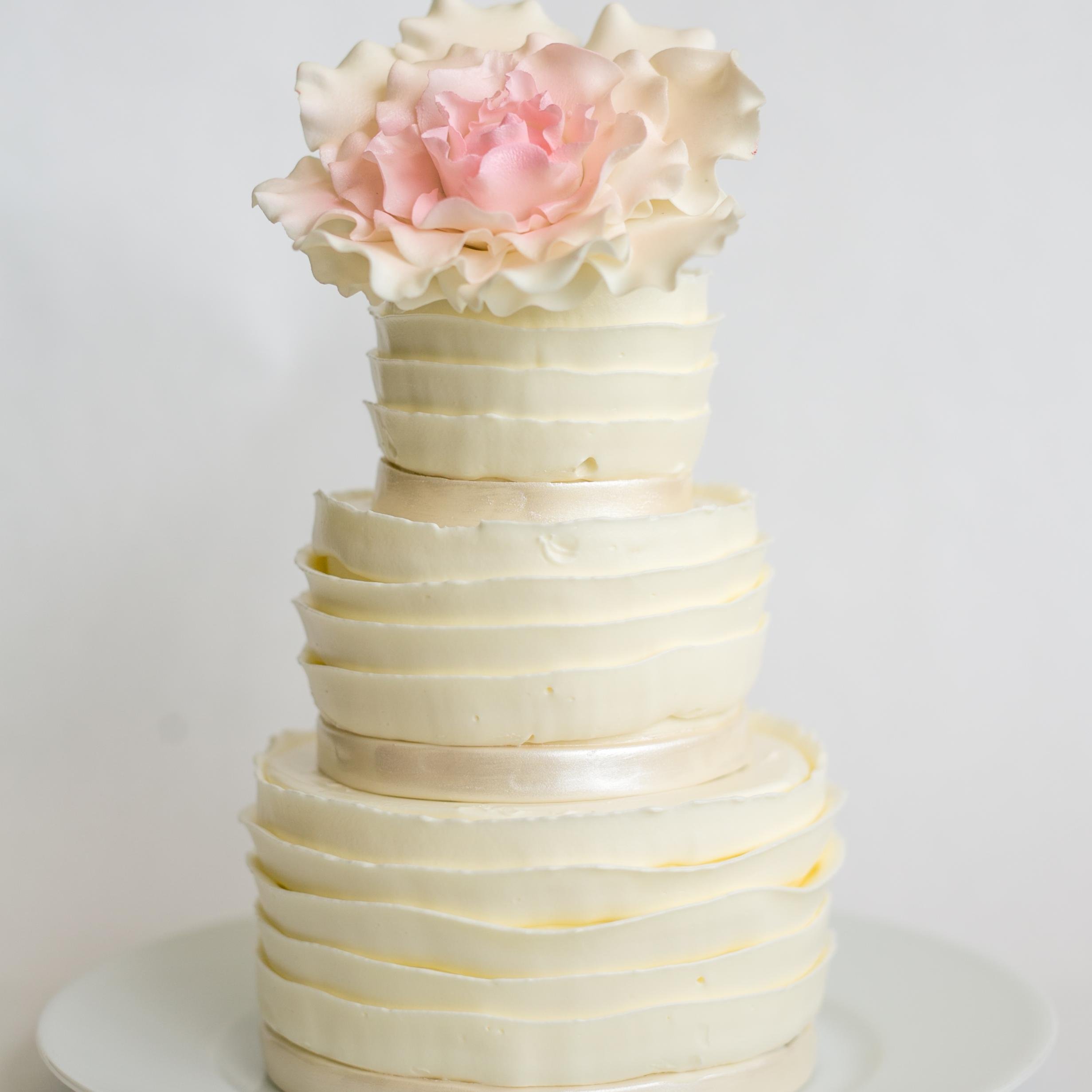 foodie reviewed personal, contemporary & simply stylish wedding cakes in Maitland, FL.  Mother+Entrepreneur Enthusiast!