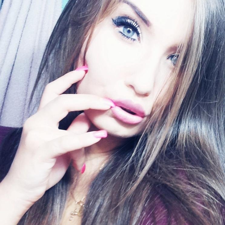 VeronicaBiebss's profile picture. Vorrei farti posto nel mio cuore ma fa troppo freddo, è vuoto