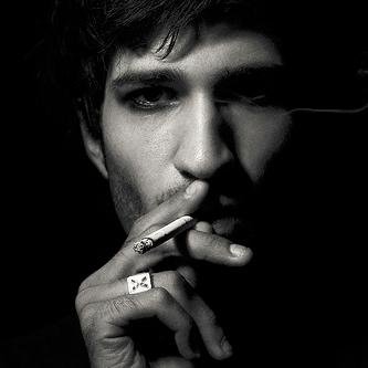 MrPatronas's profile picture. Senin gölgen benim ışığımdı. Şimdi kal karanlığında...