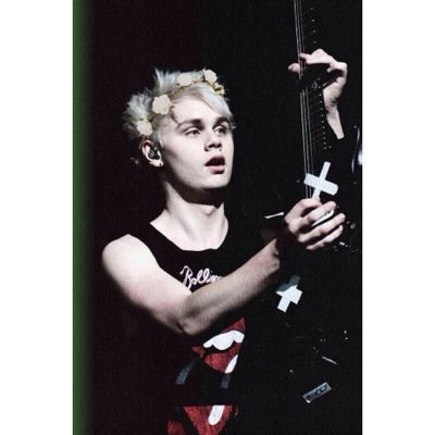 follow @fallloutlou and rt link in bio