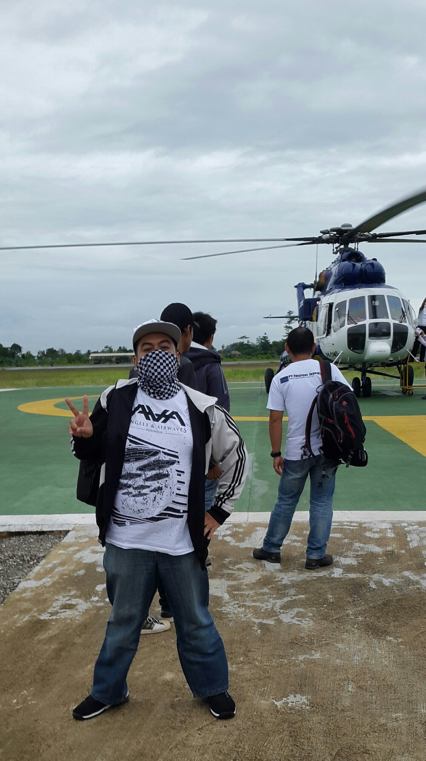 (not yet) a Superman.
D'Cinnamons Road Manager.
CP:
D'Cinnamons (085221828888)
Indonesian BlackJack and S♡NE ;)
#MUFC