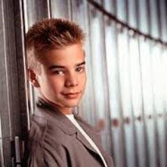 hi  its me simon  i go to the palm woods bro to shawn  cody carly chole hermione pauline  i look up to my uncle @rockyR5 crushing on @AdorbleGrandeBu