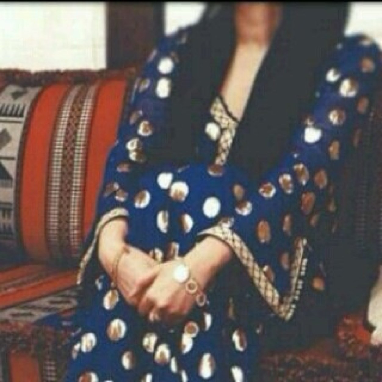 وإن لمحت آسمي ترفّق بـه وبادله آلمبرّه
كثر مابادلك شوق وكثر ماودّعك هاَيب،، الخااص مهمل®