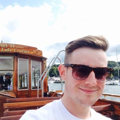 azza8946's profile picture. 