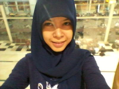 Mahasiswi Universitas Negeri Medan.