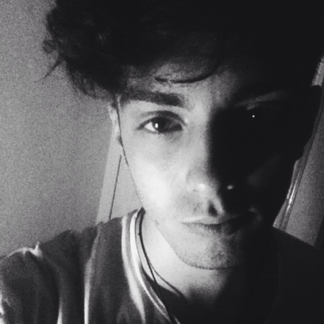 K_malibooyah's profile picture. Why can't we be friends?