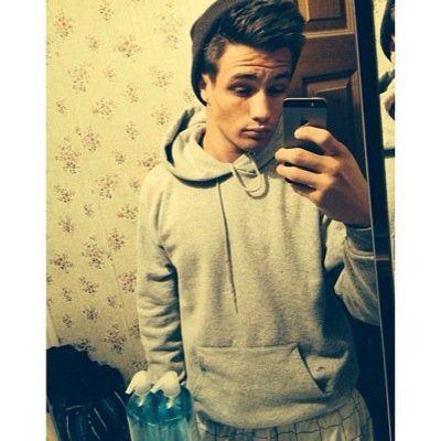 Blaine Anderson's cousin. 18. Single. Bisexual.