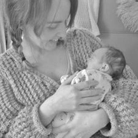 DoulaGemma's profile picture. Sussex Doula and postnatal meal service. Serious birth passion and home edding mother.
