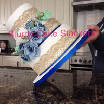 Replace disaster ...with confidence. Central spine for your tiered cake helping you centralise the cake & take the worry away for transportation.
