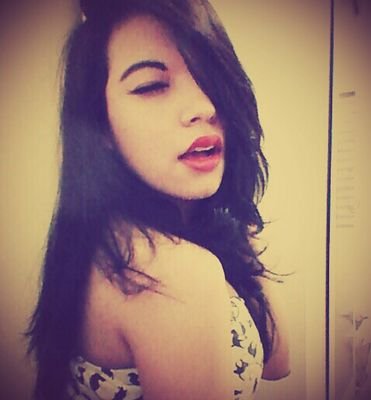 Instagram: @naiara.m segue