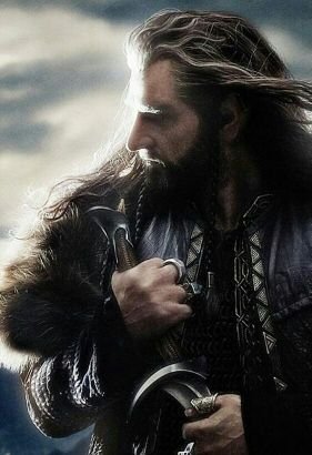 Son of Thráin, son of Thrór, King Under The Mountain. Gourmand. Occasional singer. Brother to @FrerinOfErebor.