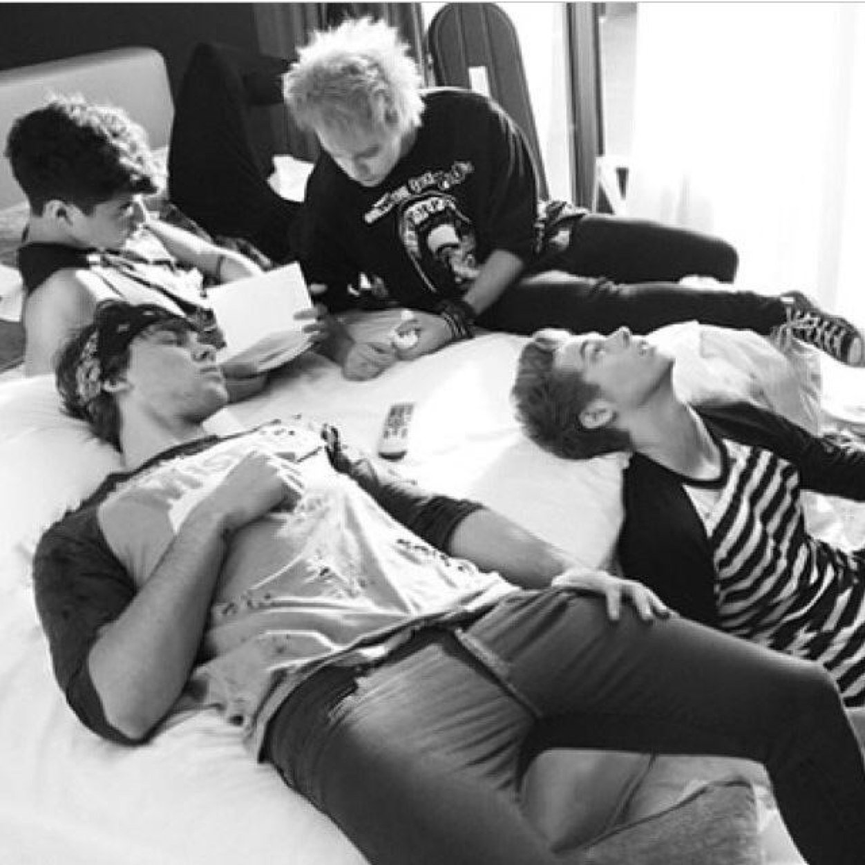 Italy I'm directioner ~*~3 i love 1D and 5sos ~•~•~L.R.S.F.E
