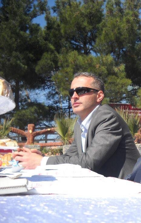 Adil Demokrat, Münevver Müslüman, Sosyal Muhafazakar Araştırmacı-Yazar