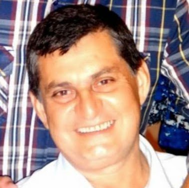 Nao ande diante de mim - talvez nao lhe siga. Nao ande atras de mim, talvez nao lhe saiba dirigir. Simplemente ande ao meu lado,e seja meu amigo(Camus)