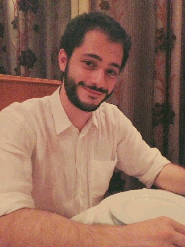 il male di un uomo gli sopravvive, il bene è sepolto con le sue ossa.