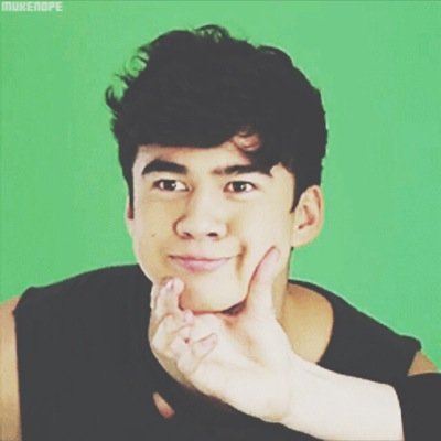 stilescake's profile picture. calum is a cutie