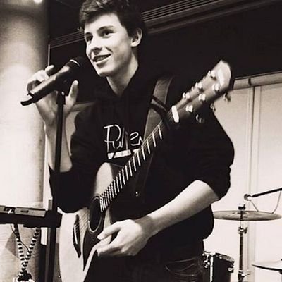 Hi :) could you Please rt? https://t.co/927GFNG1vh  its her only chance to see Shawn