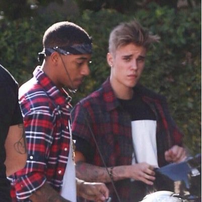 FRER FOLLOW!! CAN YOU PLEASE FOLLOW @Kidrauhlly_ AND I'LL GIVE YOU A COOKIE!