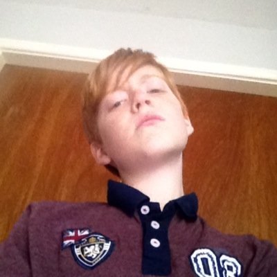 I play fifa hate EA. I play outlast. Play football. Watch football.