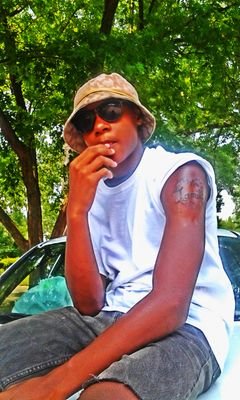 || Zyshonne Amos ||I FEEL LIKE JOHN GOTTI ||Gates||
|| I D G T ||
||Like some pics, I got u||
||kik*ask||