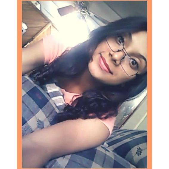 17.  Fiel amante de la literatura.