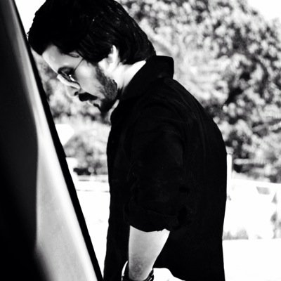i'm down 2 earth & a decent soul,m cool,m little bit reserved...i'm a straight forward guy..who loves 2 live lyf in d fast lane..
