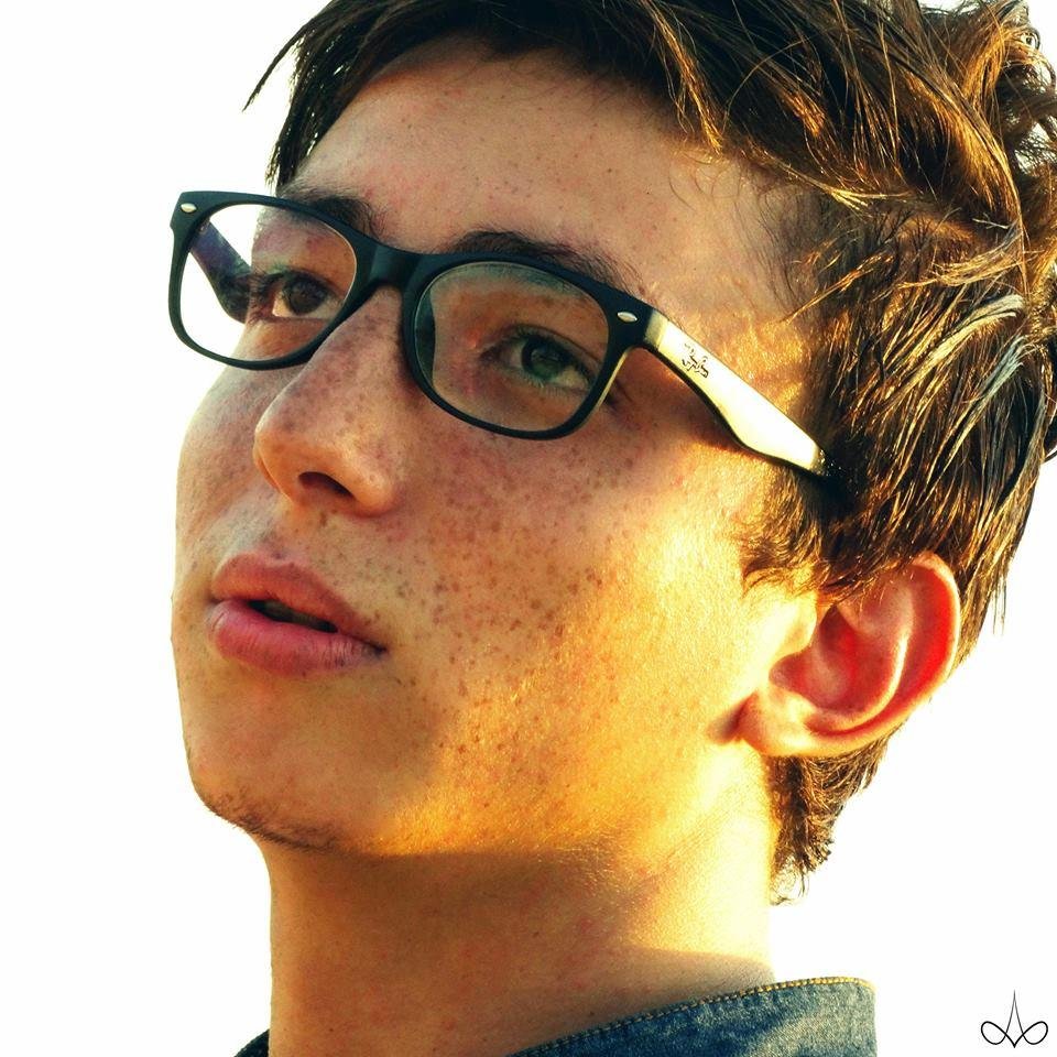 I'm Muhammad Magdy , 19 Years Old , I Live In Shoubra Cairo , I'm a Model in a PhotoGraphy Team Called Top team