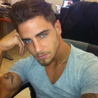 Mario, 23 years old and from Italy! Follow for follow✌️