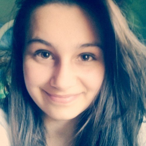 I love a lot of things: sing,dance,friends,family,green,animals,nature,pizza and enjoy myself!!❤please follow me...and I follow you back!♡♡♡
