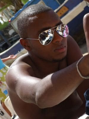 Analista de Requisitos 👨🏿‍💻
Pai de Bernardo Carvalho e Cainã Carvalho 
Sócio e apaixonado pelo Esporte Clube Bahia