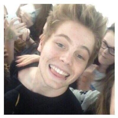 Free follow of @arcticlirwin follow that acc or unfollow