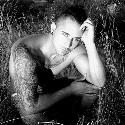 OrtirAlvaro's profile picture. tu y yo contra la ley y el orden