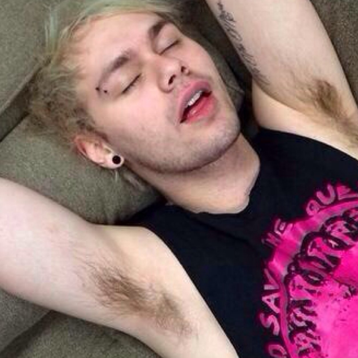 I AM MICHAELS ARMPITS AND I AM HELLA CUTE