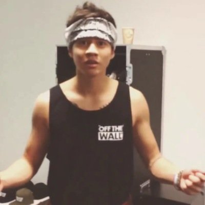fOLLow ME CALUM