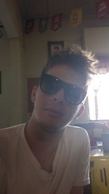 Um dia crio coragem e me torno profissional