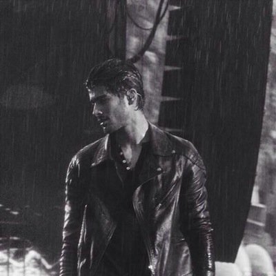 ask for a follow back on @raybanzouis