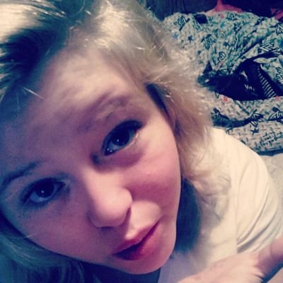 im 14, i love music and i am out spoken as hell!(: