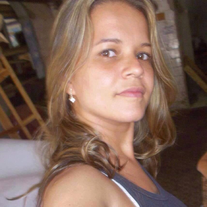 Diga o queeh vc pensa com esperança.Pense no que vc faz com fé.faça  o que vc deve fazer com amor ! Quem me segue eu sigo de volta !