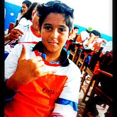 Amo,futebol,pizza,lasanha gosto de dançar e de cantar sou cantor,ator,modelo,dançarino e gosto muito da minha familia