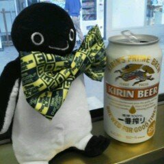 ライブと二次元のペンギンとサンリオ。好きなモノが多すぎてツラい。最近、ぼんぼんりぼんちゃんに狂わされているし、メロちゃんの沼に落ちかけている(本望)